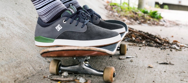 Bei DC Shoes dreht sich, wie der Name schon sagt, vorrangig alles um das Thema Schuhe.