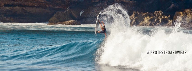auch Surfer kommen bei Protest voll auf ihre Kosten auch Surfer kommen bei Protest voll auf ihre Kosten